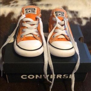 Oranger toddler converse size 7